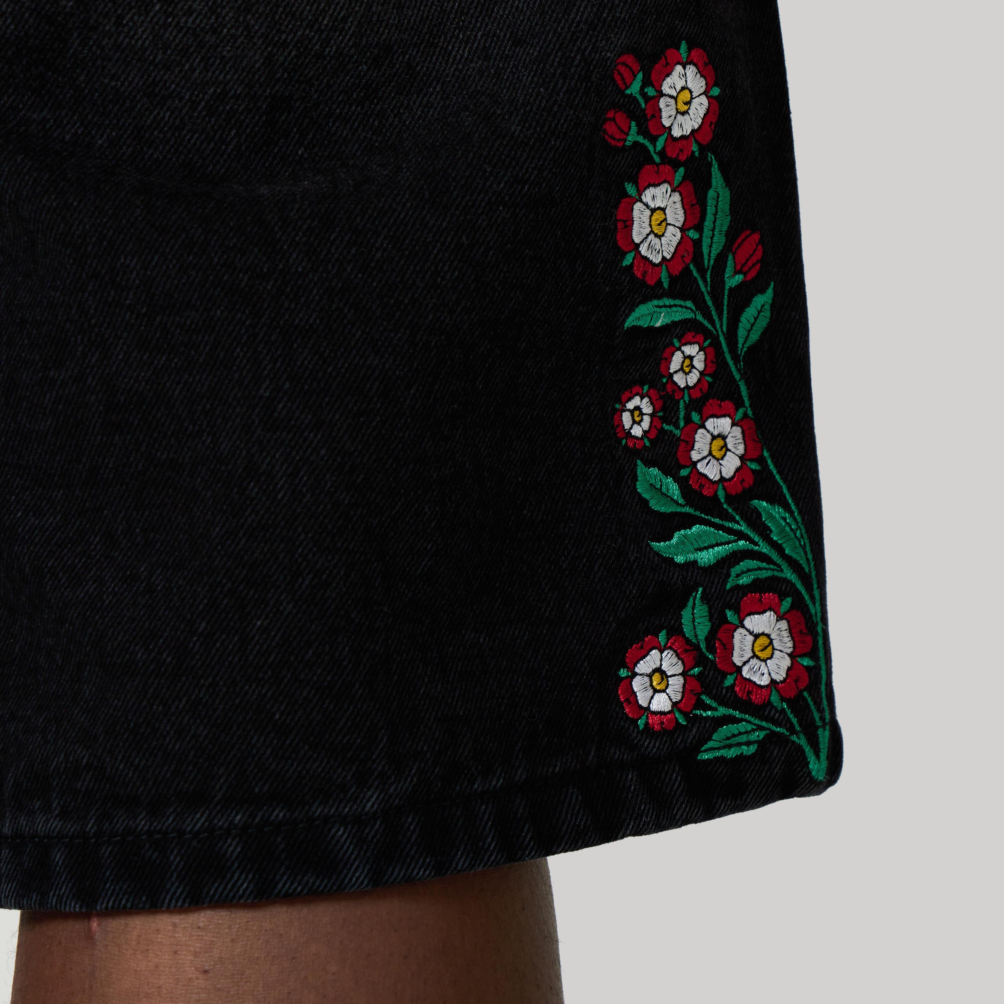 ENGLAND EMBROIDERED JORTS