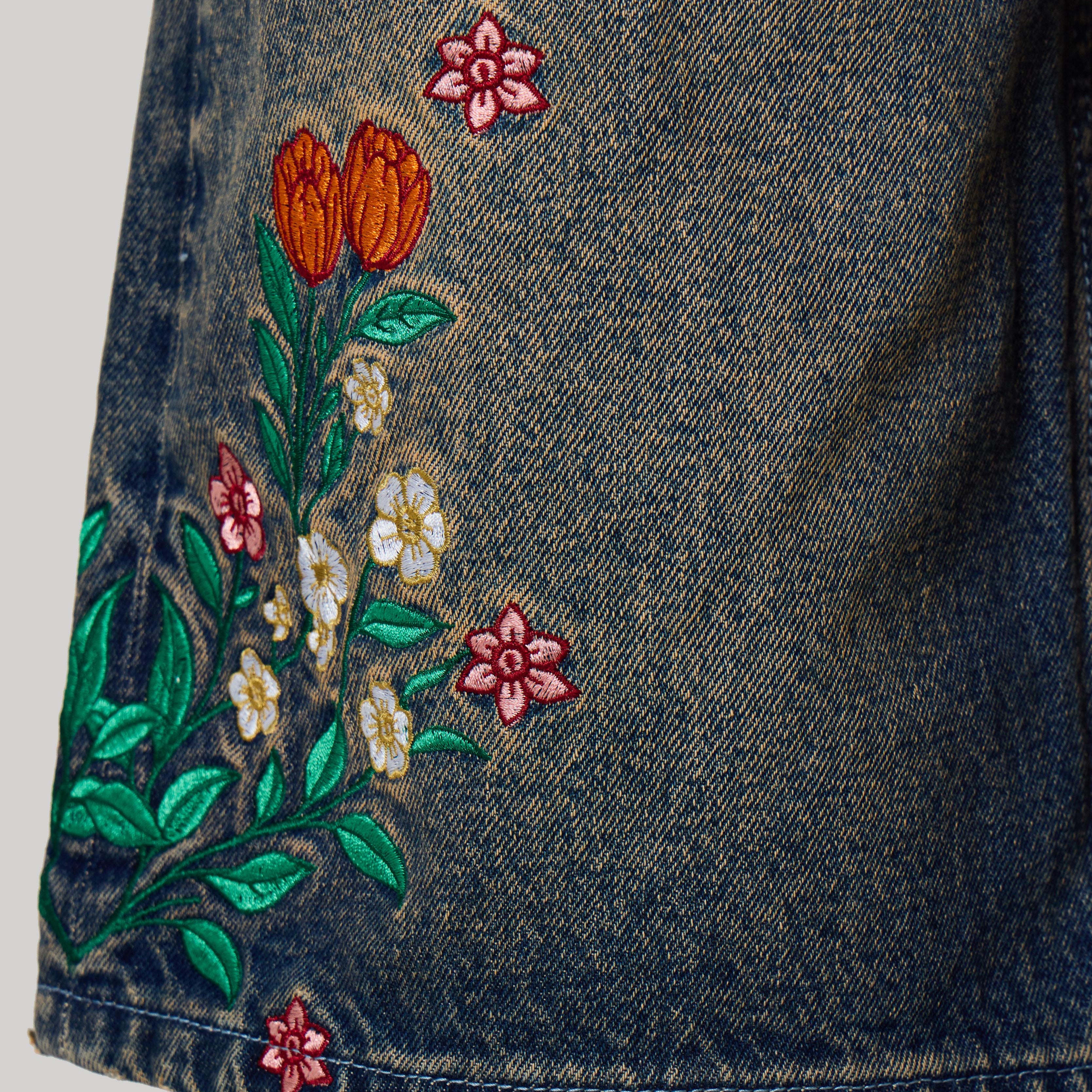 NETHERLANDS EMBROIDERED JORTS