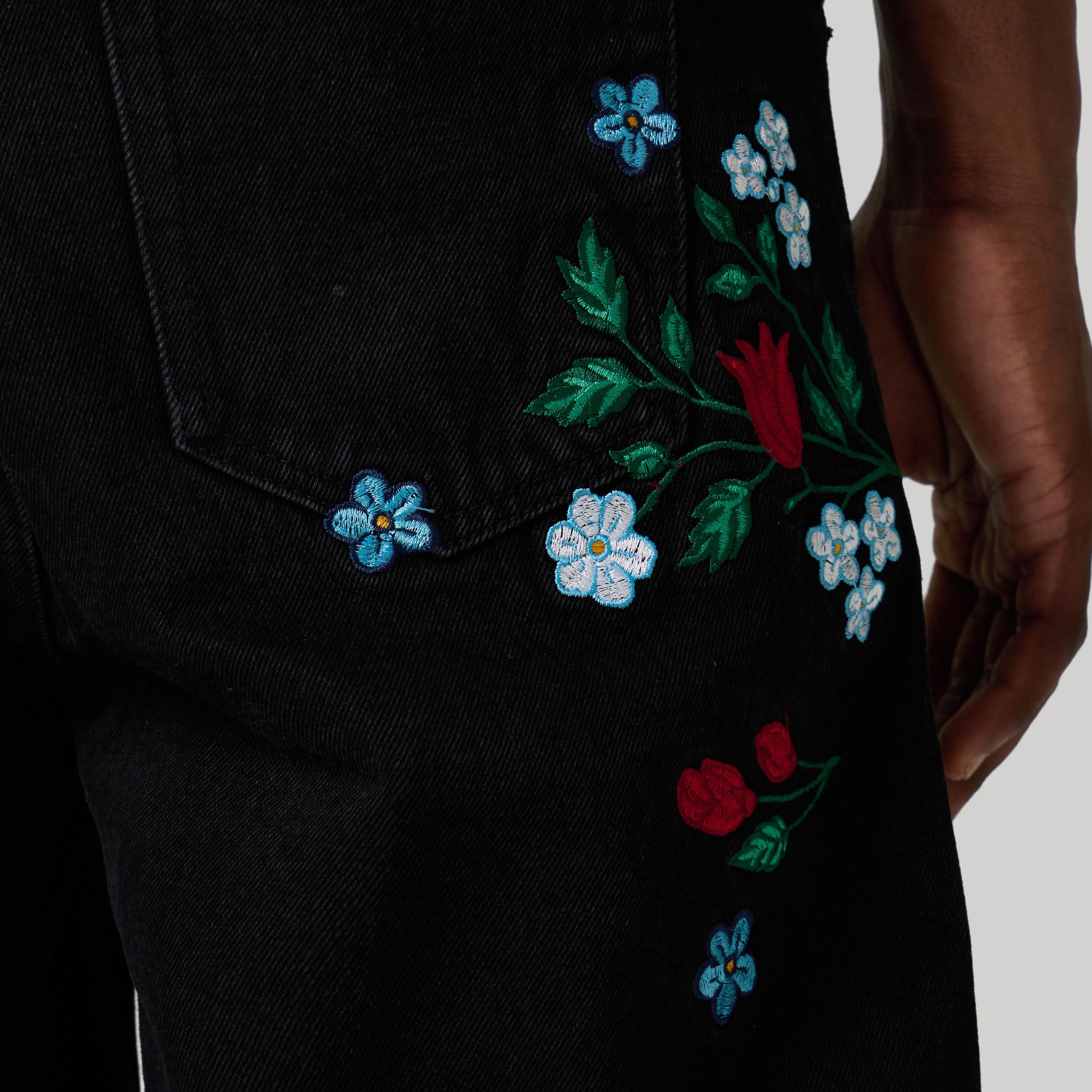 ITALY EMBROIDERED JORTS